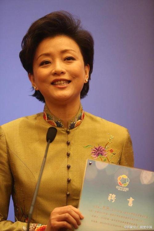 杨澜父母家庭背景