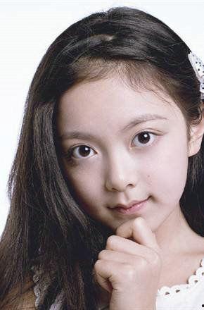 苏钰岚个人资料,才华横溢的年轻艺术家，艺术与人生的完美融合